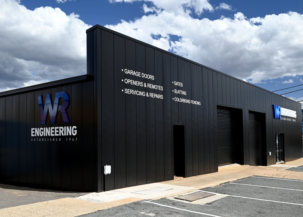 WR Engineering used LYSAGHT HORIZON™ façade panels in COLORBOND® Night Sky® 