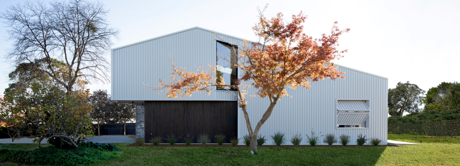 Kenny Street award winning project featuring Lysaght LONGLINE 305