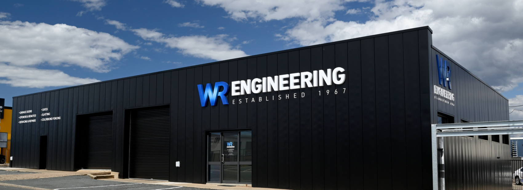 WR Engineering used LYSAGHT HORIZON™ façade panels in COLORBOND® Night Sky® 