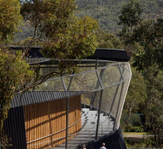 The Ned Kelly Discovery Hub which uses LONGLINE 305® Lysaght steel roofing solution.