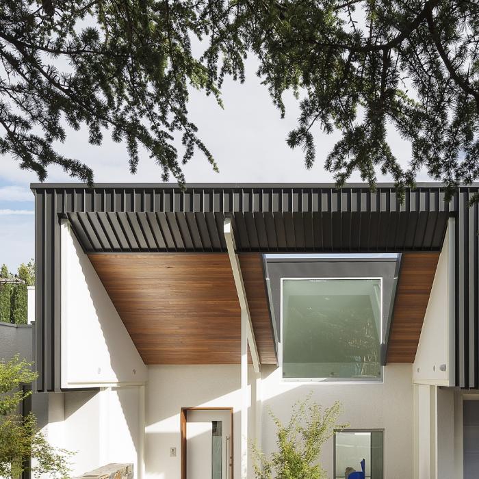 House with LONGLINE 305 steel walling manufactured from COLORBOND steel in colour Monument