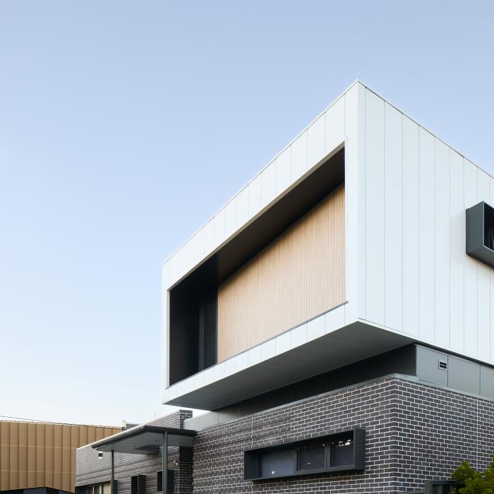 Exterior of Knights Boarding House with HORIZON