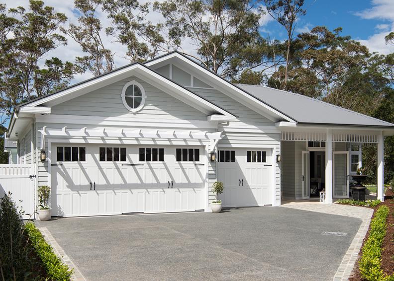 Elegant Hamptons style house with COLORBOND® steel roof in Basalt®.