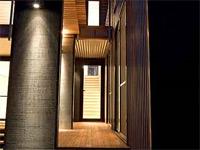 Family beach house entry