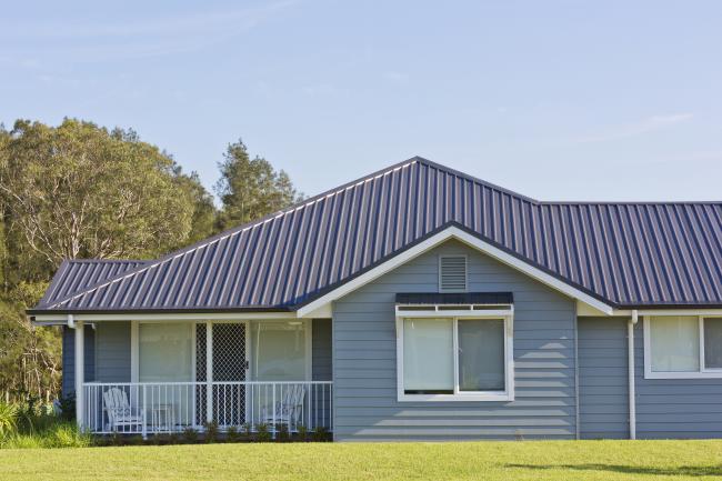 House with TRIMDEK steel roofing manufactured from COLORBOND steel in colour Woodland Grey