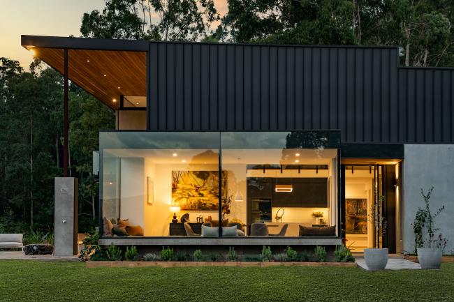 House with ENSEAM steel walling manufactured from COLORBOND steel in colour Monument