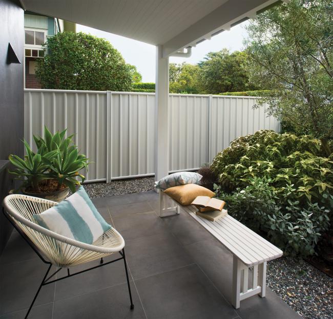 NEETASCREEN® (1), COLORBOND® steel, Surfmist®