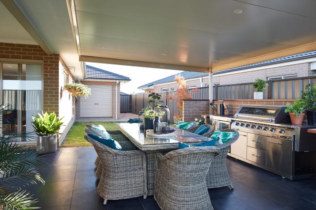 Skillion patio with insulated panel – trapezoidal