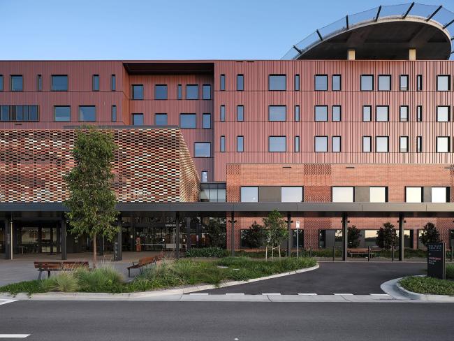 Maitland Hospital with Zenith walling – 52594