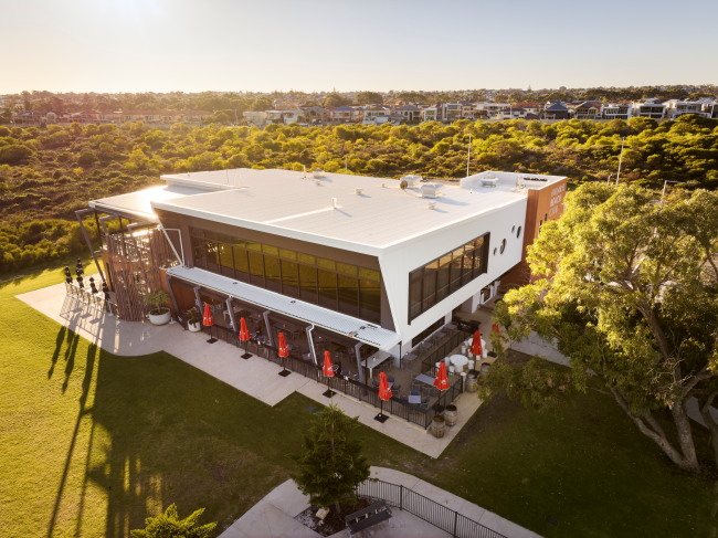 Hilarys Beach Club.3